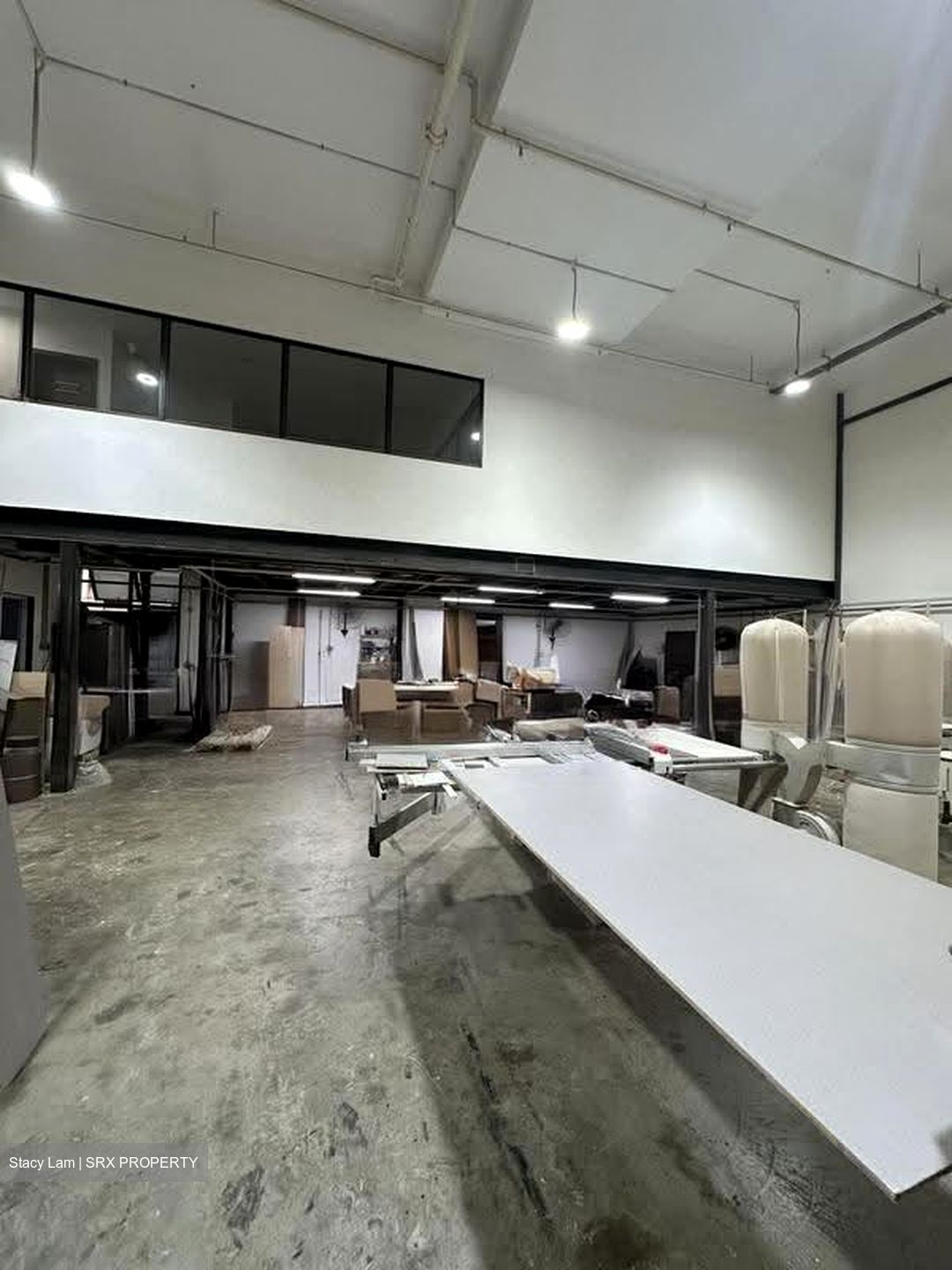 E9 Premium (D27), Factory #611765541